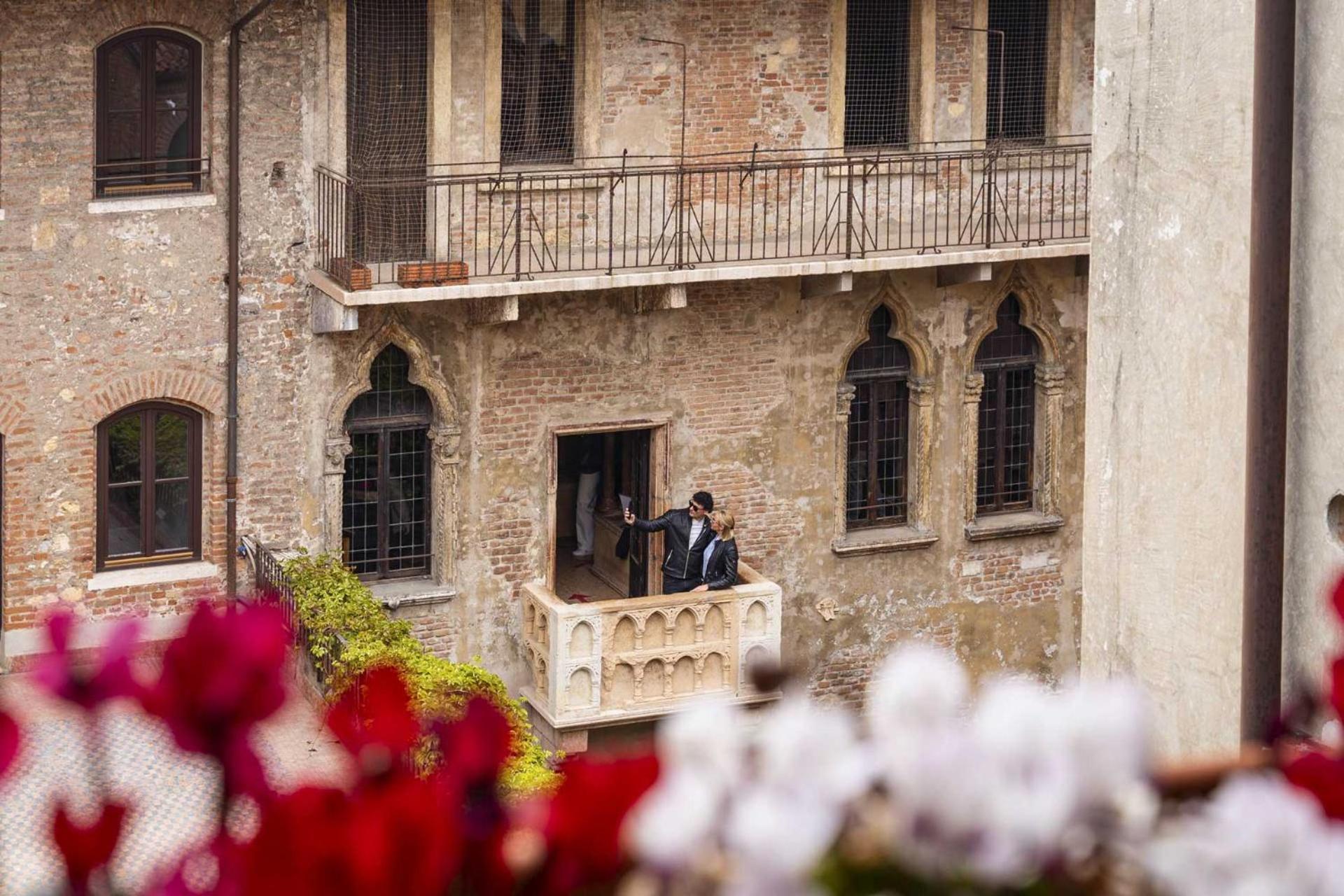 Residenza...Cara Giulietta... Apartment เวโรนา ภายนอก รูปภาพ