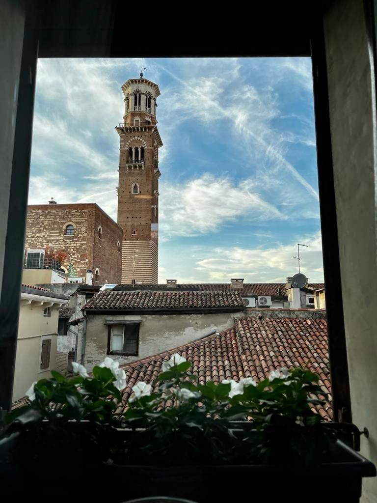 Residenza...Cara Giulietta... Apartment เวโรนา ภายนอก รูปภาพ