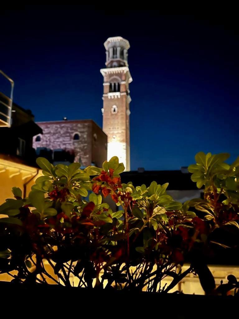 Residenza...Cara Giulietta... Apartment เวโรนา ภายนอก รูปภาพ
