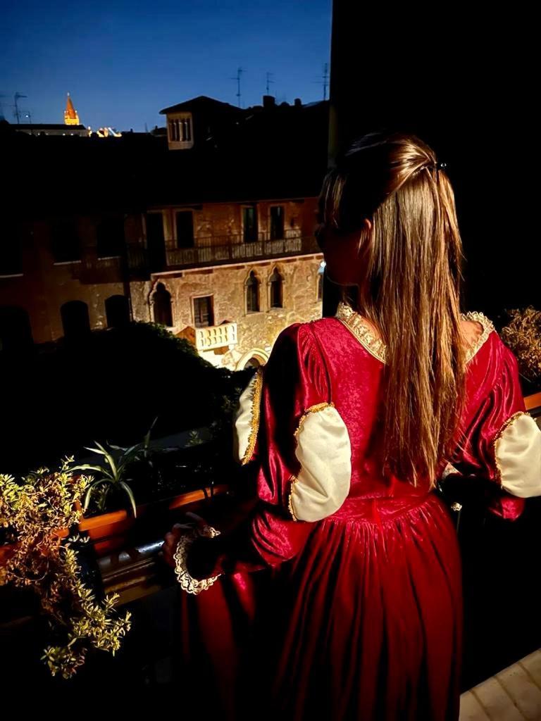 Residenza...Cara Giulietta... Apartment เวโรนา ภายนอก รูปภาพ